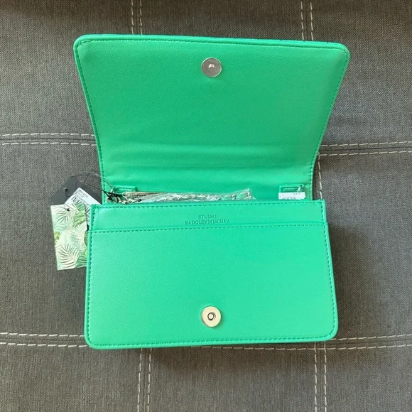 NWT💎 Badgley Mischka Kelly Green Leather Crossbody - Picture 5 of 10